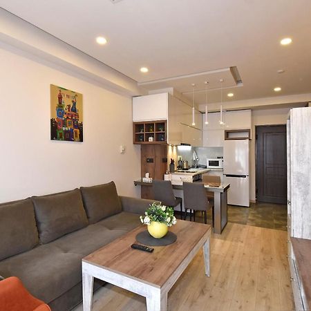 יירבאן Home4You Apartments On Koghbatsi מראה חיצוני תמונה