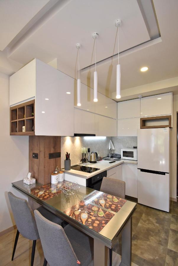 יירבאן Home4You Apartments On Koghbatsi מראה חיצוני תמונה